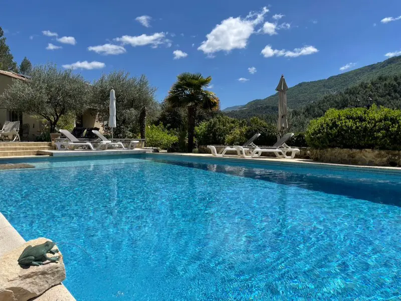 Fontaine du Pommier - Logeren bij Landgenoten in Frankrijk