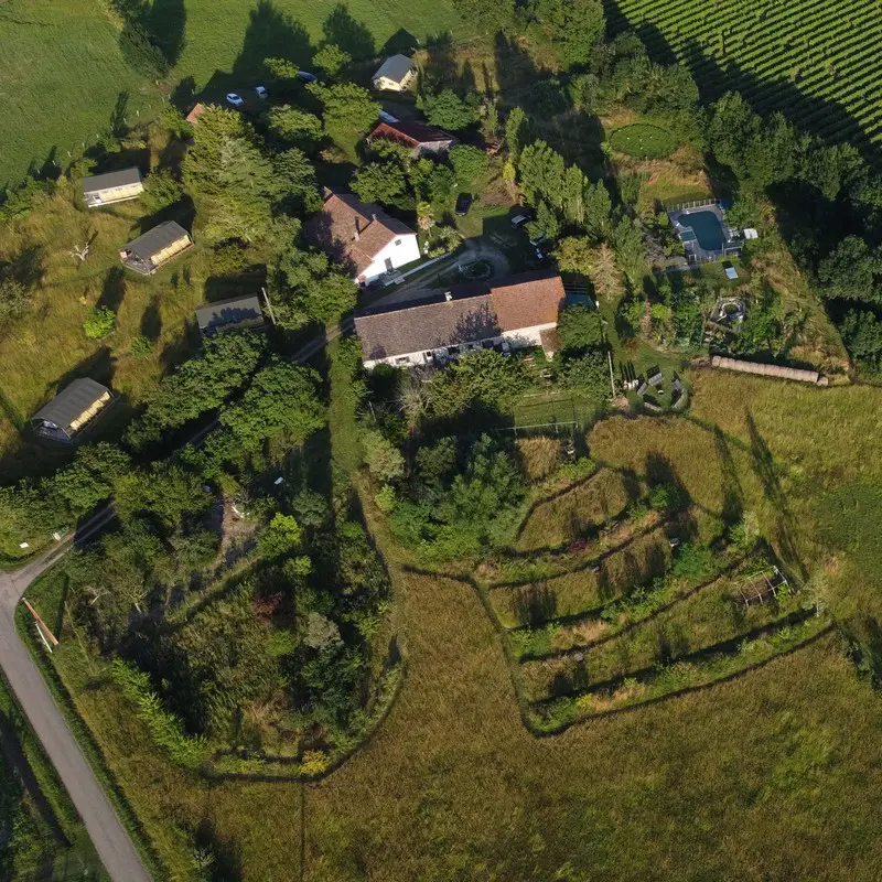 Simply Canvas Farm - Logeren bij Taalgenoten in Frankrijk