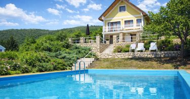 Sumeg Panorama Villa - Logeren bij Landgenoten in Hongarije